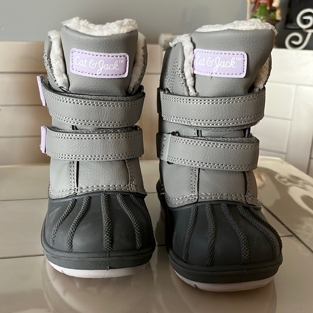 Cat and Jack winter boots, toddler size 7